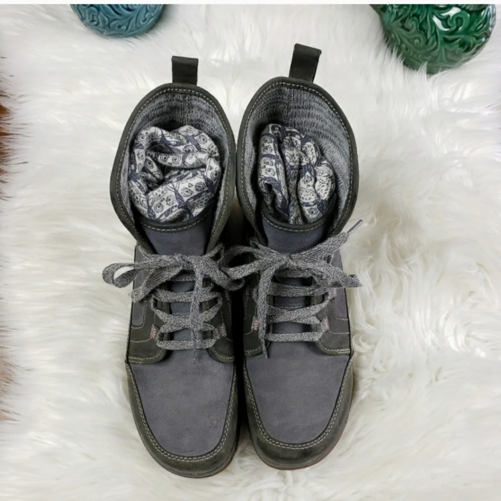 Chaco Barbary chukka Boots size 8